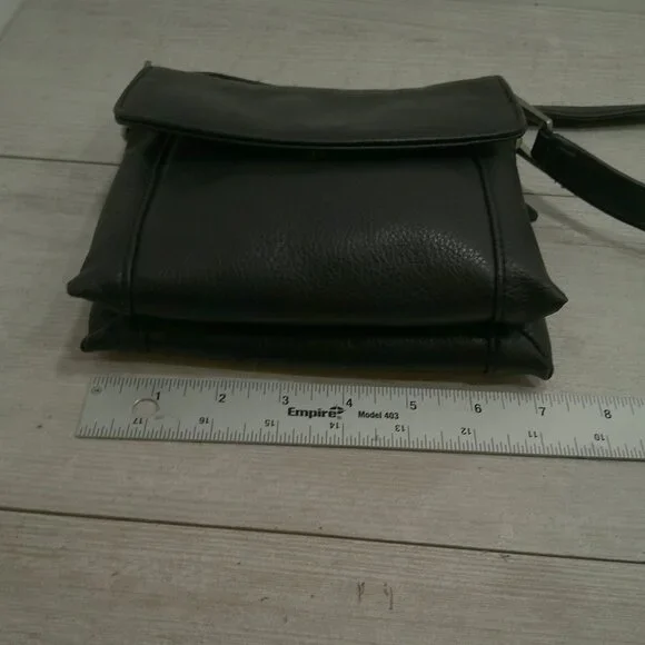 St. John's Bay Vintage Minimalist Black Leather crossbody Silver Toned Hardware - Picture 10 of 11